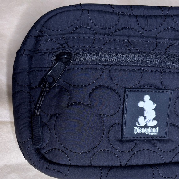 Disneyland Black Fanny Pack - Picture 3 of 6
